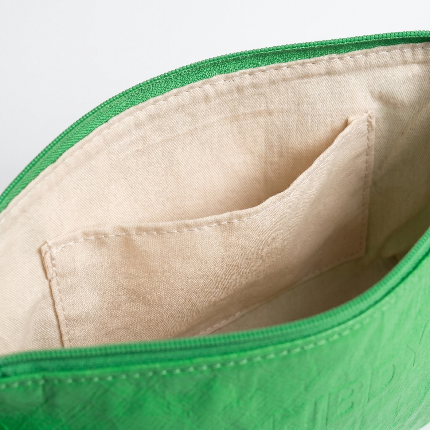 NBDY ESSENTIALS POUCH